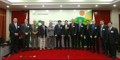 First meeting of the APFNet Board of Directors held in Beijing